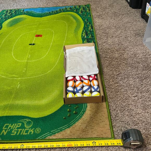 GoSports Chip n' Stick Golf Game including 16 grip balls and mat - Picture 4 of 4
